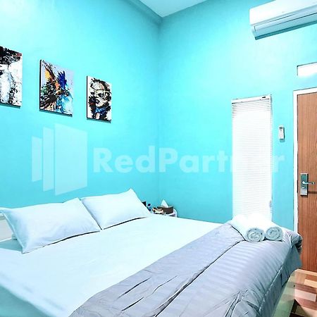 Griya Prashasta Mitra Reddoorz Hotel Kediri  Exterior foto