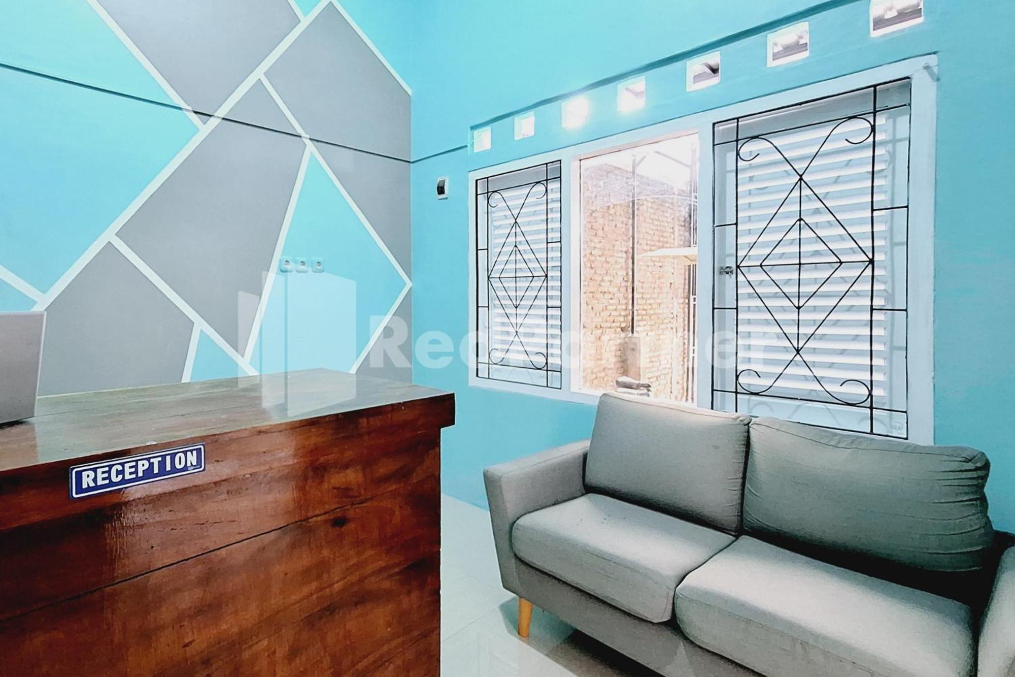 Griya Prashasta Mitra Reddoorz Hotel Kediri  Exterior foto